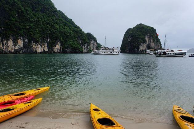 Bai Tu Long Island - Hanoi local tours