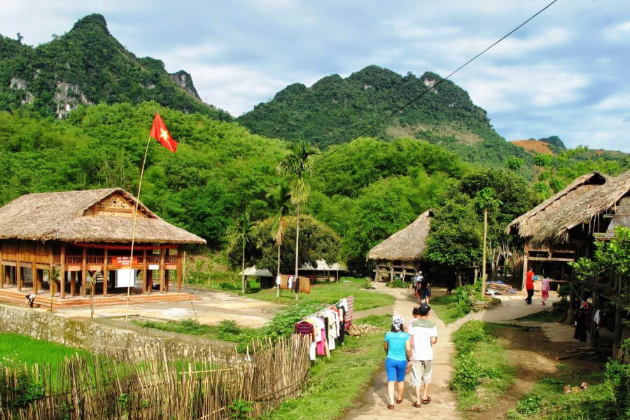 Ban Lac Village - Hanoi Tour