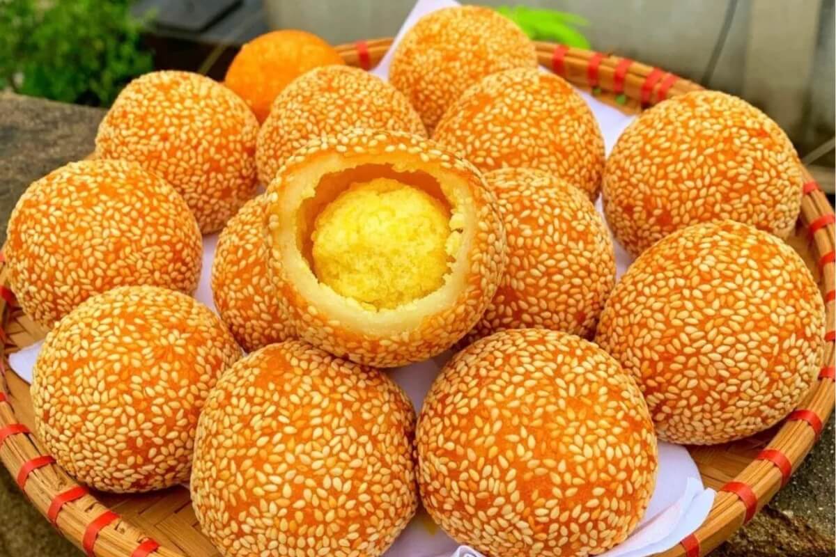 Bánh Cam Southern Vietnamese Sesame Balls - best desserts in vietnam