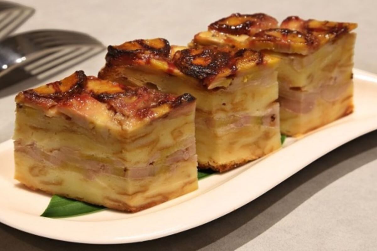Bánh Chuối Nướng Grilled Banana Cake - Desserts in Vietnam You Must Try