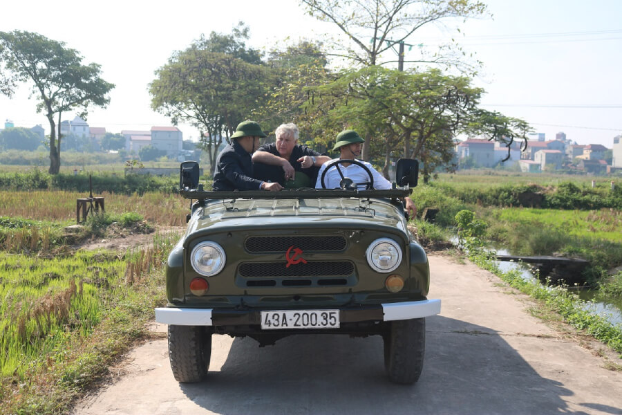 Bat Trang Jeep tours