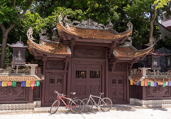 Bike Around West Lake