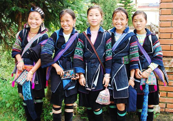 Black H'mong People - Hanoi Tour Packages