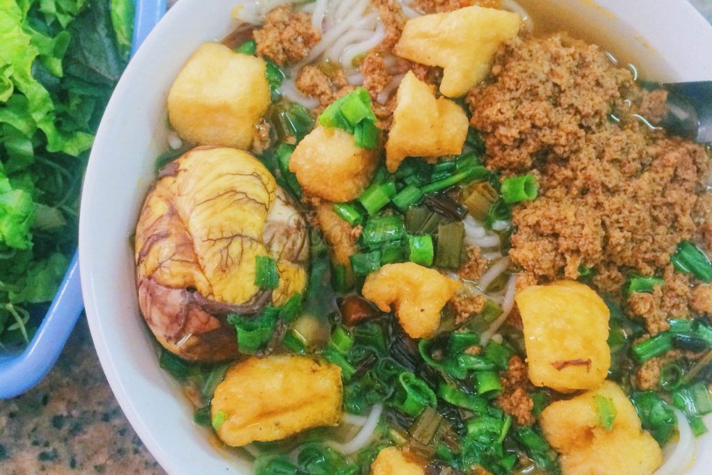 Bún riêu_Vietnam's traditional foods