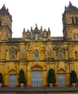 Cathedrale Bui Chu - Hanoi tour packages