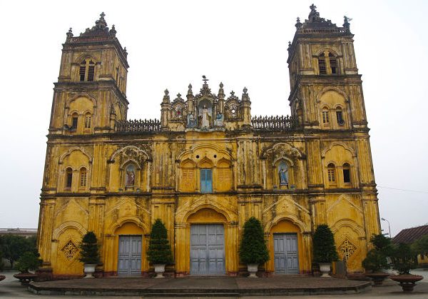 Cathedrale Bui Chu - Hanoi tour packages