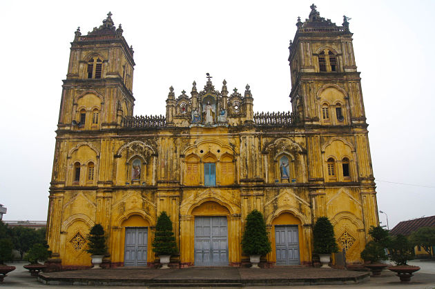 Cathedrale Bui Chu - Hanoi tour packages