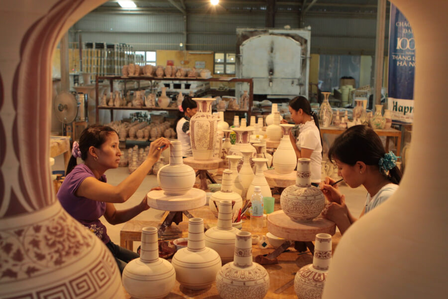Ceramic Village of Bat Trang - Hanoi local tour