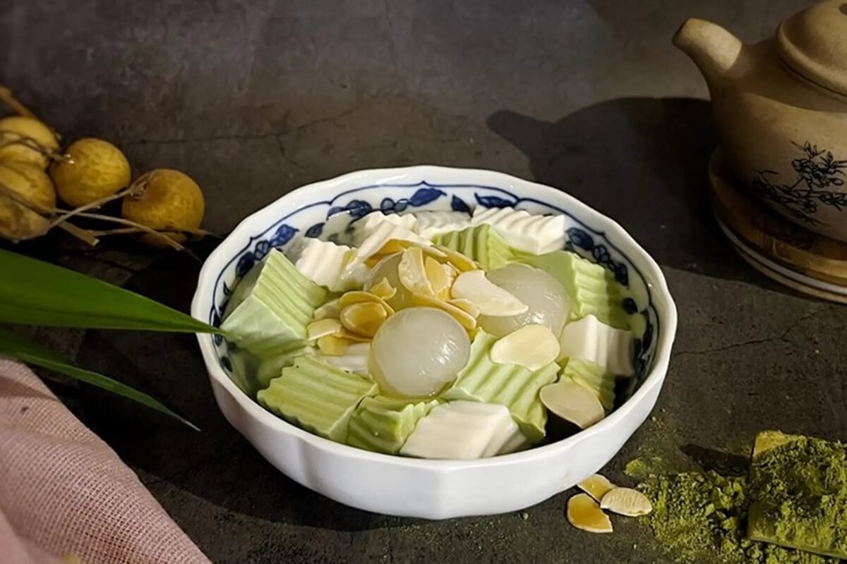 Chè Khúc Bạch Almond Pudding with Lychee - vietnamese dessert