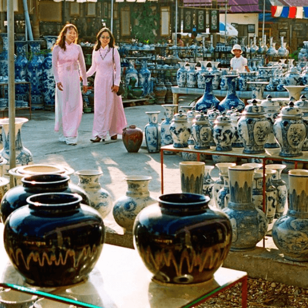Choose Bat Trang village for your Hanoi countryside tour will be an ideal option
