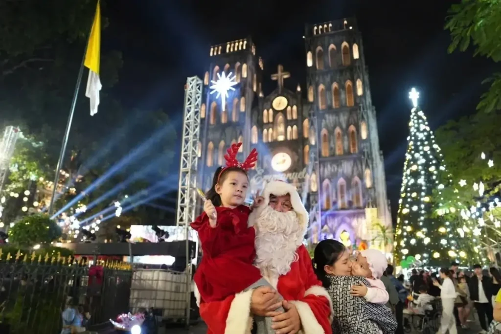 Christmas in Vietnam - Hanoi Tour