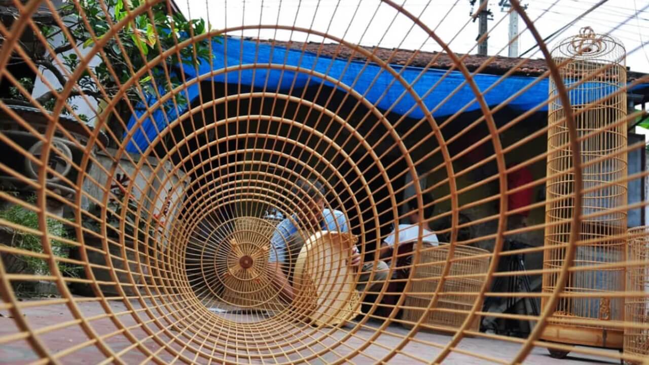 Chuong Conical Hat Village - hanoi countryside tour