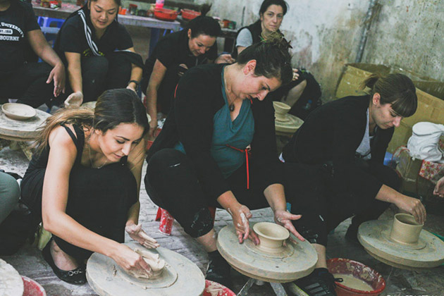 Join Class in Bat Trang Village - Hanoi Local Tours