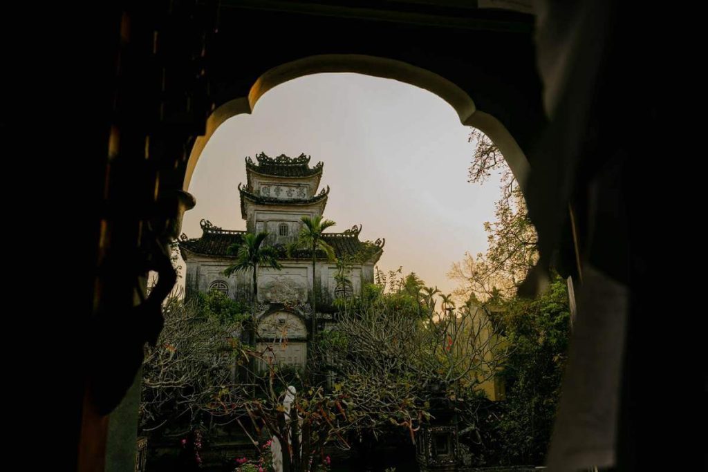 Co Le Pagoda in Nam Dinh - Hanoi Tour