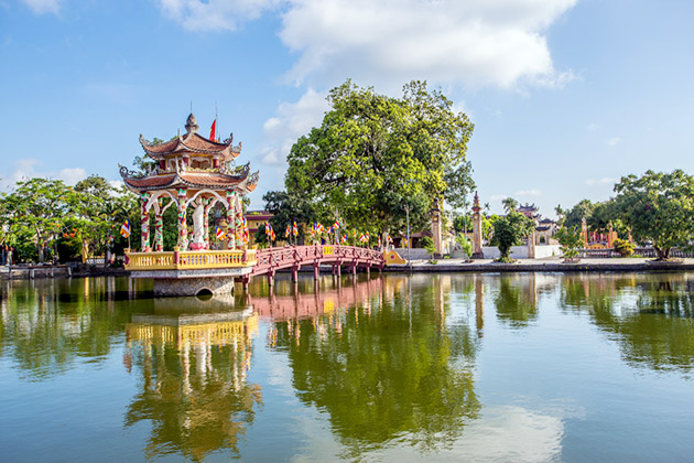 Co Le Pagoda Hanoi day tour