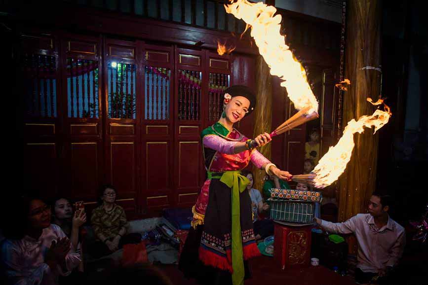 Four Palaces Show_ Cô bé Thượng Ngàn