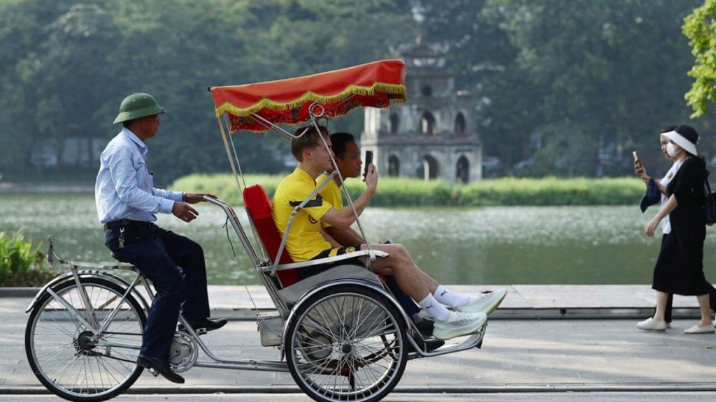 Cyclo Tour in 3-day tours from hanoi