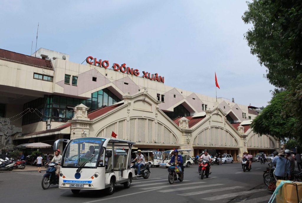 Dong Xuan Market - One of the best local market in Hanoi