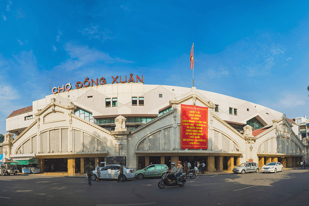 Dong Xuan Market Hanoi local tour