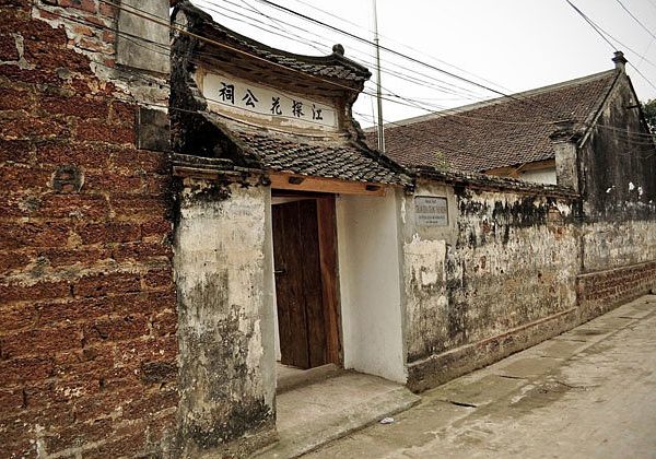 Duong Lam Village hanoi local tour