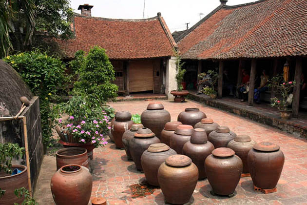 Duong Lam ancient village - Hanoi tour packages