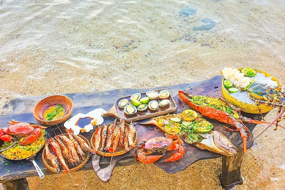 Enjoy Fresh Seafood by the Sea