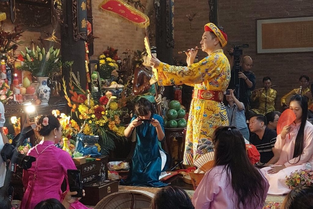 Experience Hầu Đồng Ritual and the Mother Goddess belief system in Hanoi Spiritual & Cultural Tours