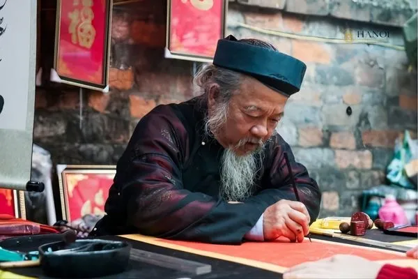 Experienced-Local-Experts-of-Hanoi-Local-Tour