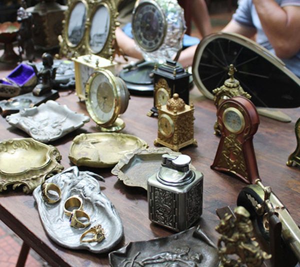 Antiquity Market - Hanoi Museum Tour
