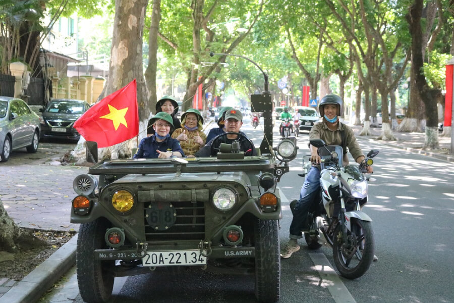 Explore Hanoi daily life - Hanoi Jeep Tour