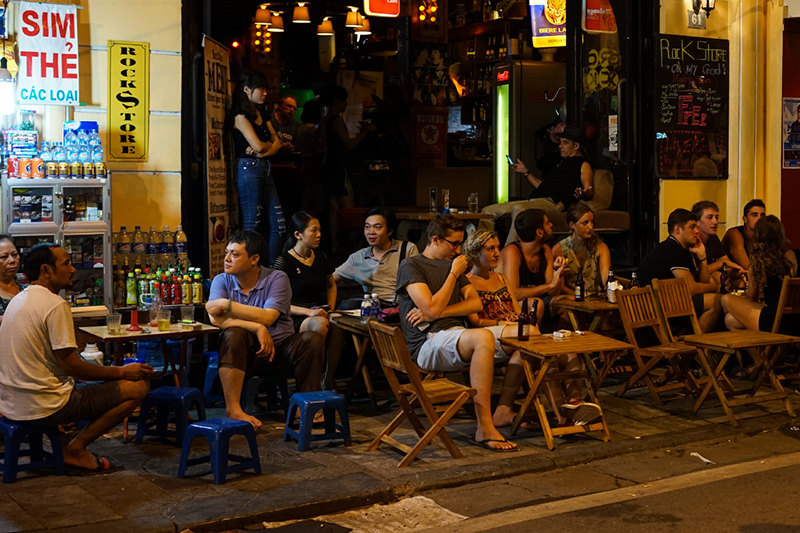 Explore Ta Hien Beer Street in Hanoi