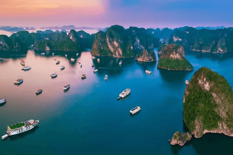 Famous sunset in Ha Long Bay, highlight for north Vietnam tour