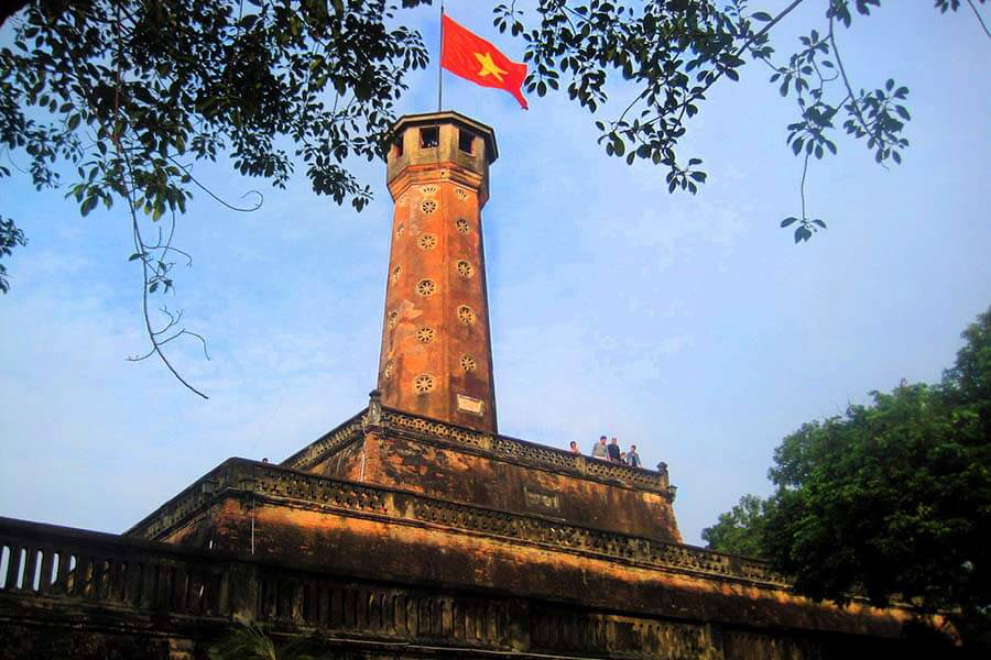 Flag tower in Hanoi tour
