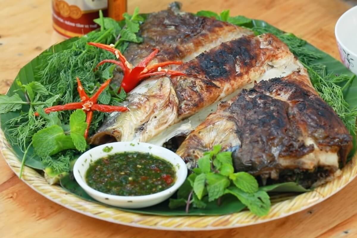 Grilled Stream Fish (Cá Suối Nướng) - A Taste of Authentic Northern Vietnam Cuisine