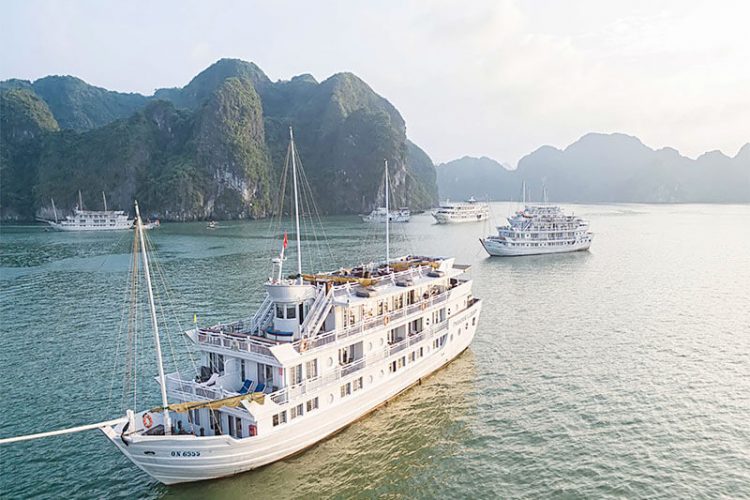 Halong Bay Cruise Tour from Hanoi