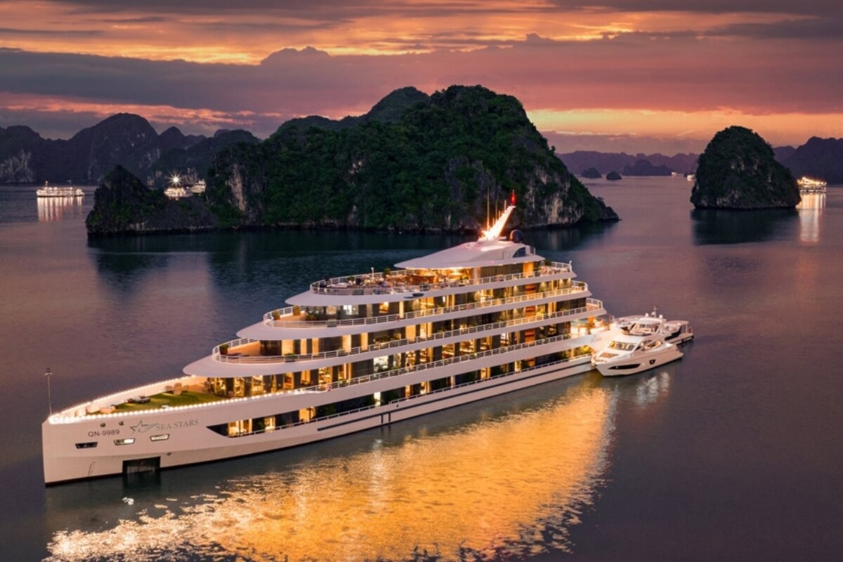 Halong Bay Luxury Overnight Cruise - Unforgettable Romantic Things to Do in Vietnam