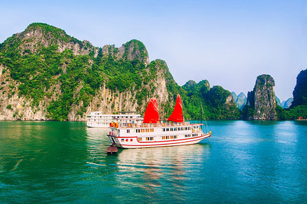 Halong Bay Tour in Vietnam