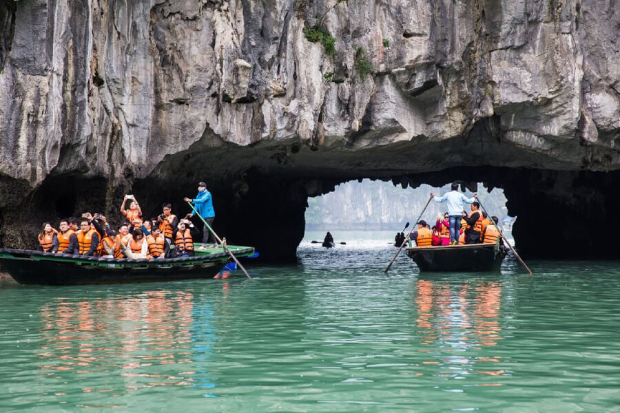 Hang Luon Cave - Hanoi Tour