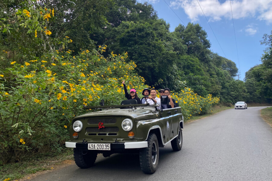 Hanoi Jeep Tour to national park of Ba VI