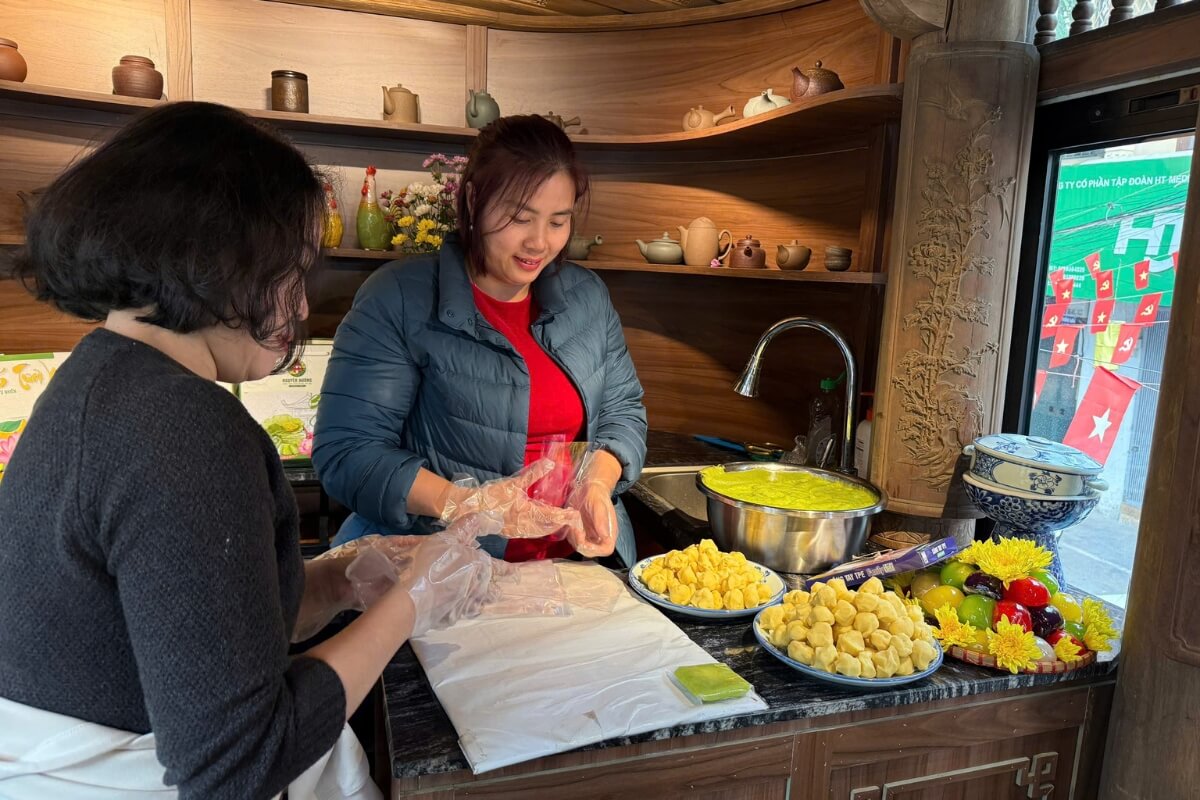 Hanoi Touching the Realm of Memories - hanoi cultural walking tour