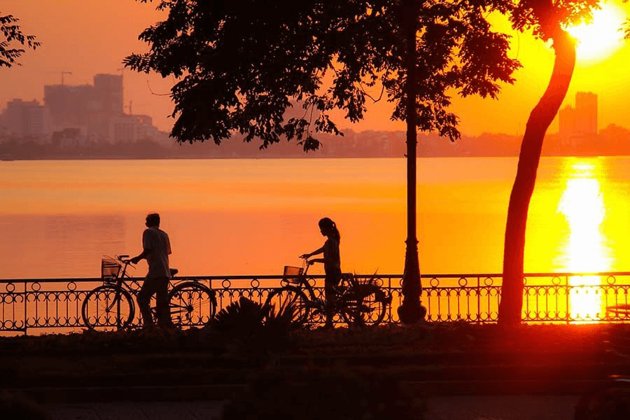 Hanoi West lake - Hanoi tours