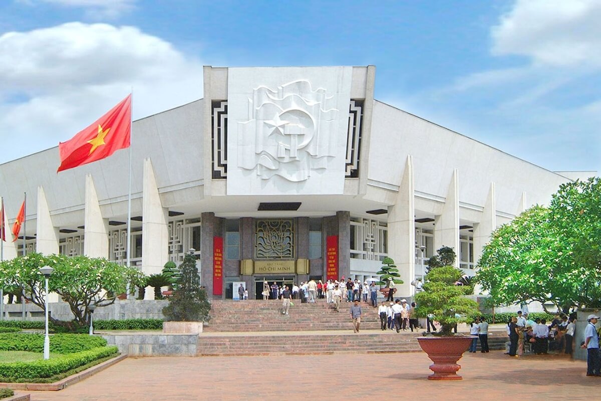 Ho Chi Minh Mausoleum & Museum – A Historical Landmark in Hanoi Vietnam