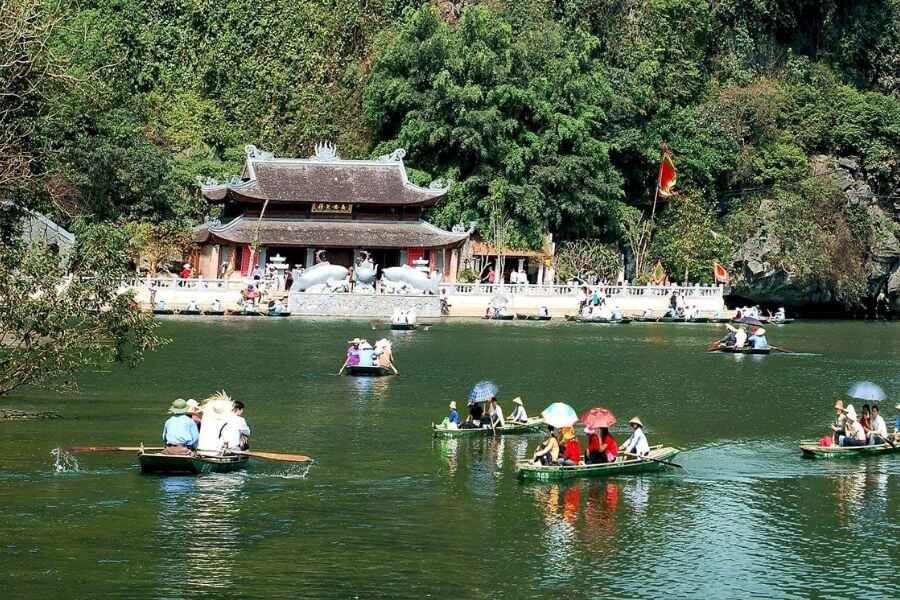 Huong Pagoda (Perfume Pagoda) in Hanoi – Tam Chuc Complex – Huong Pagoda – Bai Dinh Pagoda – Trang An Landscape Complex Tour