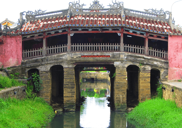 Japanese Covered Bridge tours from Hanoi