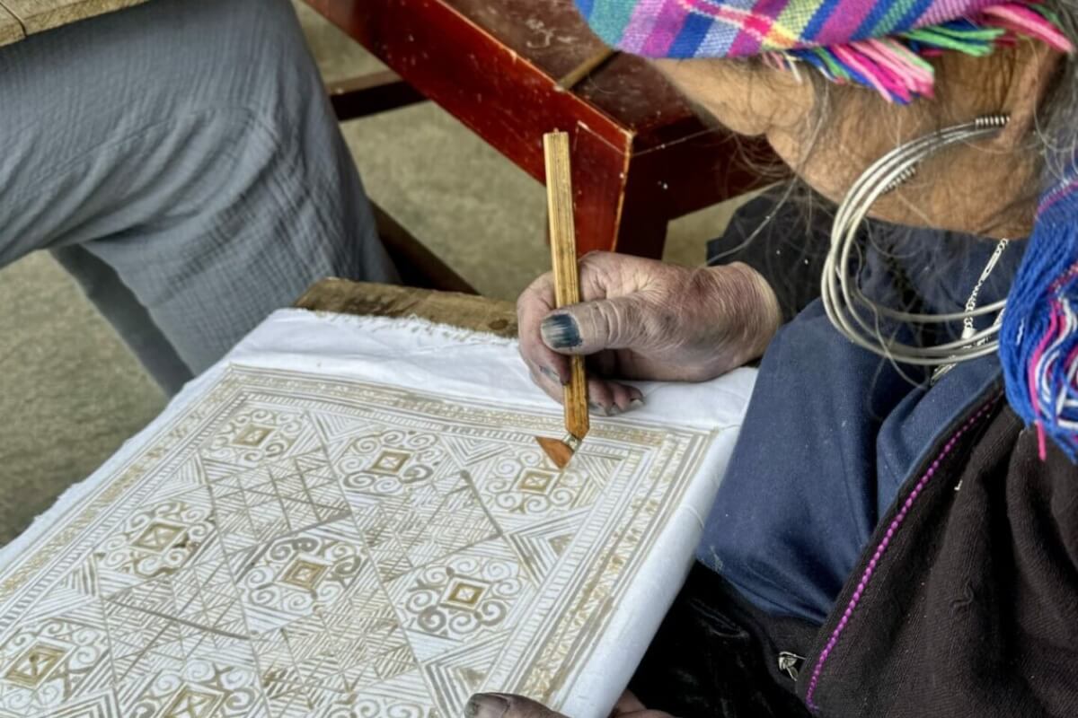Learn the Art of Hmong Handicrafts