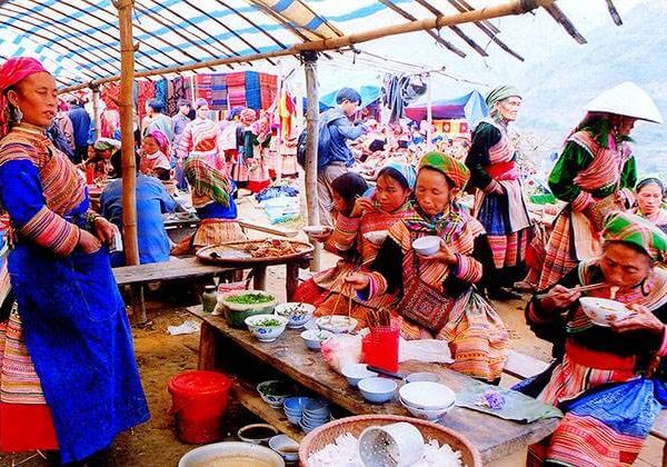 Local Market in Sapa - Hanoi Local tours