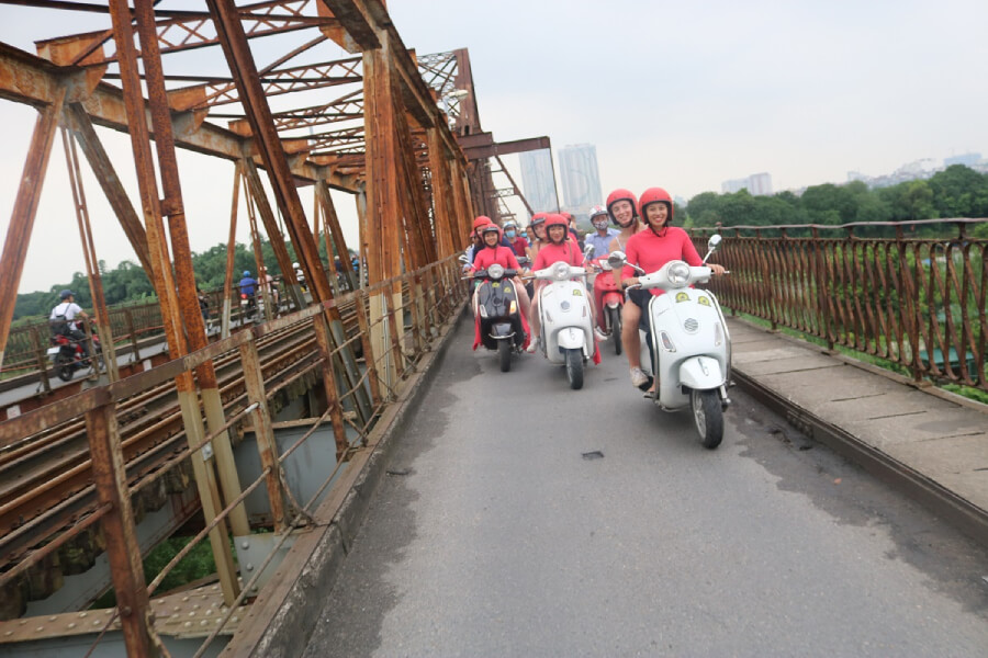 Long Bien Bridge - Hanoi jeep tour