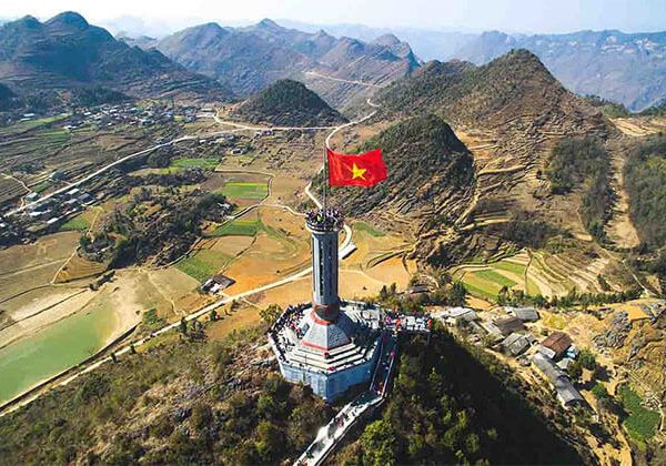 Lung Cu Flagpole - Hanoi tour packages