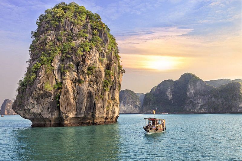 Majestic Halong Bay Tour