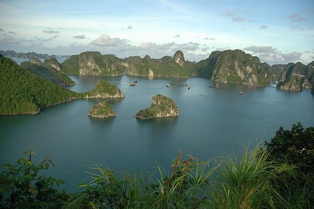 Marvelous Halong Bay - Hanoi Local Tour Packages